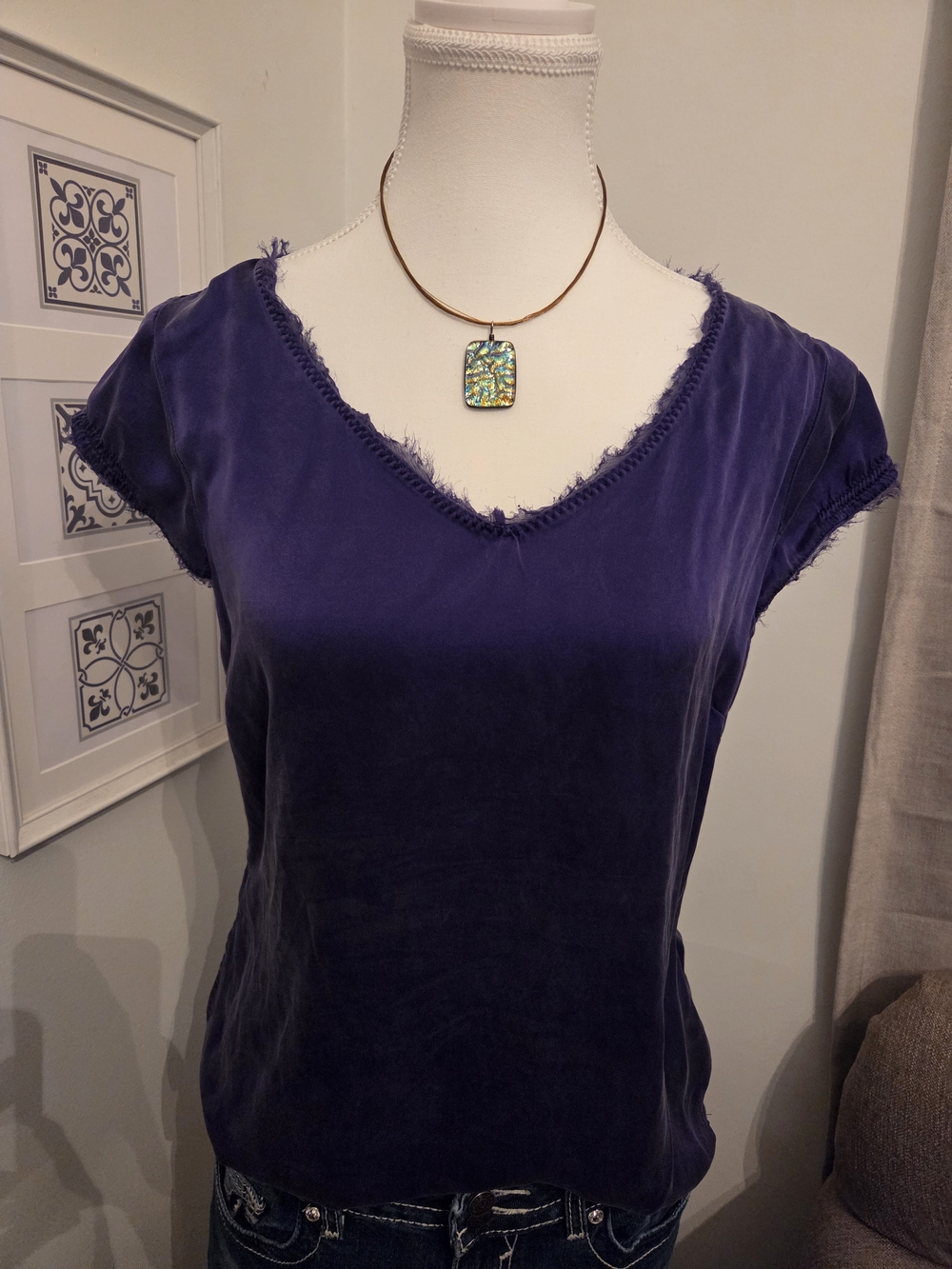 VTG Tahari 100% Silk Purple Frayed V-Neck Short Sleeve Tee